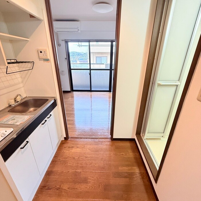 物件内観写真16　(廊下)