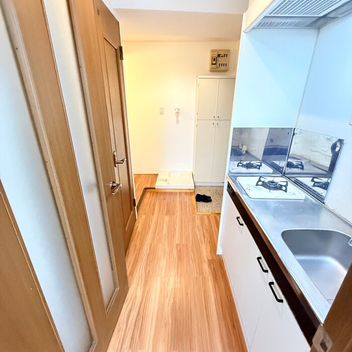 物件内観写真18　(廊下)