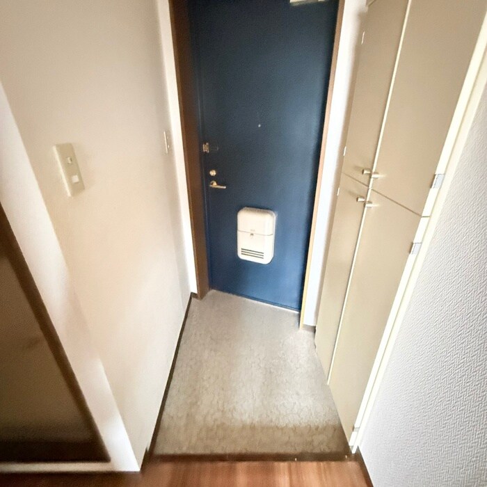 物件内観写真18　(玄関)