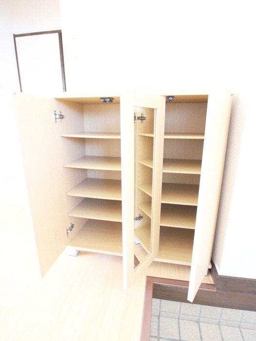 物件内観写真9　(靴箱)