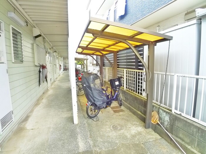 物件外観写真3　(駐車場)