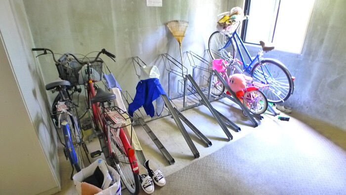 物件外観写真6　(駐輪場)