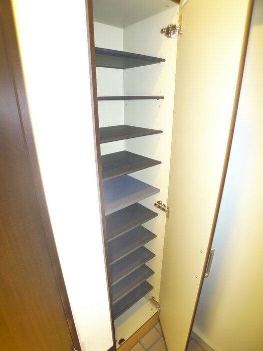 物件内観写真10　(靴箱)