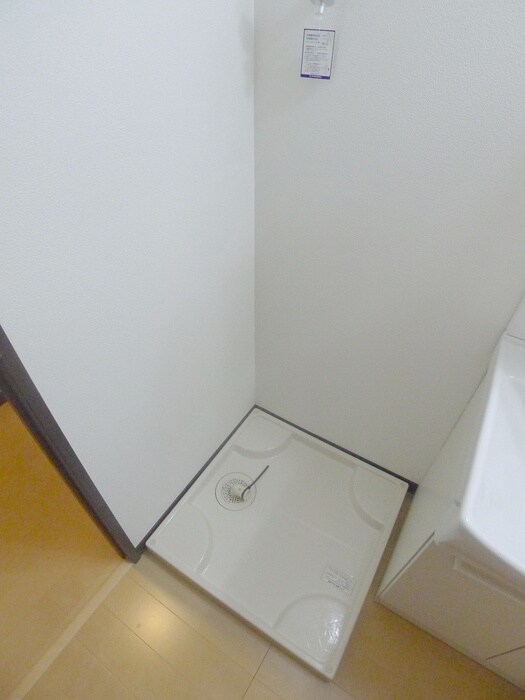 物件内観写真12　(洗濯機置場)