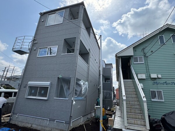 建築中