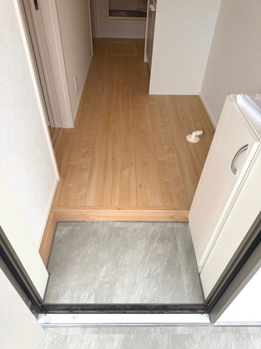 物件内観写真16　(玄関)