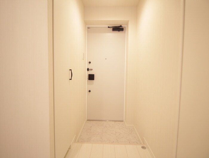 物件内観写真16　(玄関)