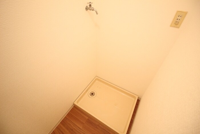 物件内観写真14　(洗濯機置場)