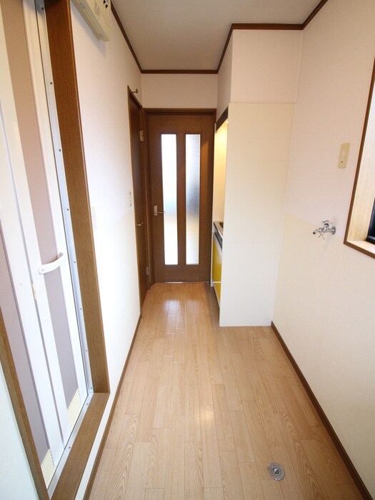 物件内観写真5　(廊下)