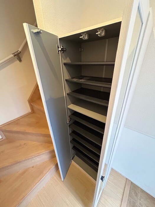 物件内観写真7　(靴箱)