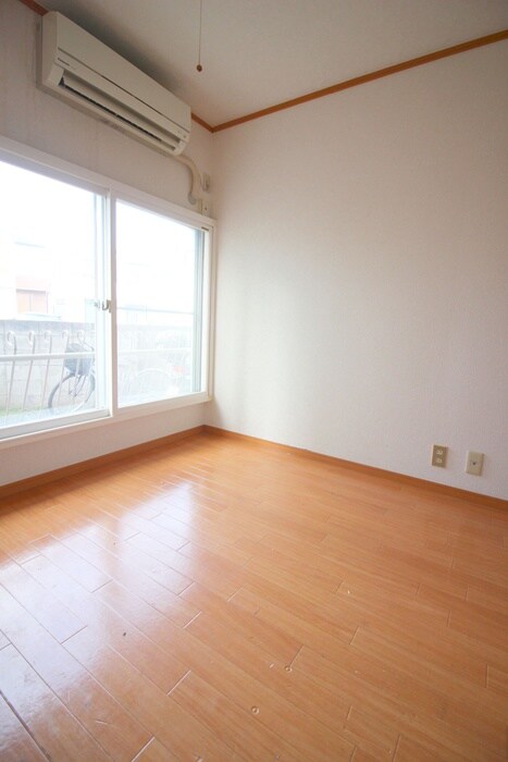 物件内観写真8　(居室)