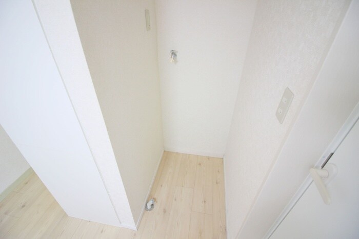物件内観写真14　(洗濯機置場)