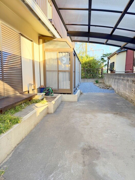 物件外観写真5　(駐車場)