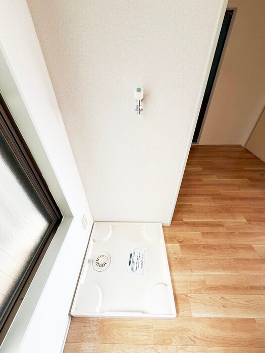 物件内観写真15　(洗濯機置場)