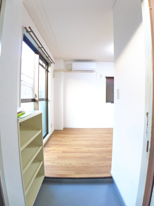 物件内観写真16　(玄関)