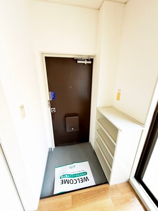 物件内観写真16　(玄関)