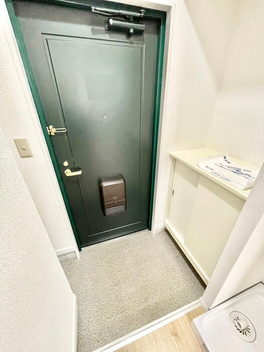 物件内観写真16　(玄関)