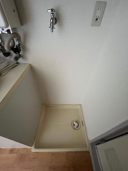 物件内観写真15　(洗濯機置場)