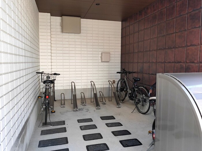 物件外観写真6　(駐輪場)