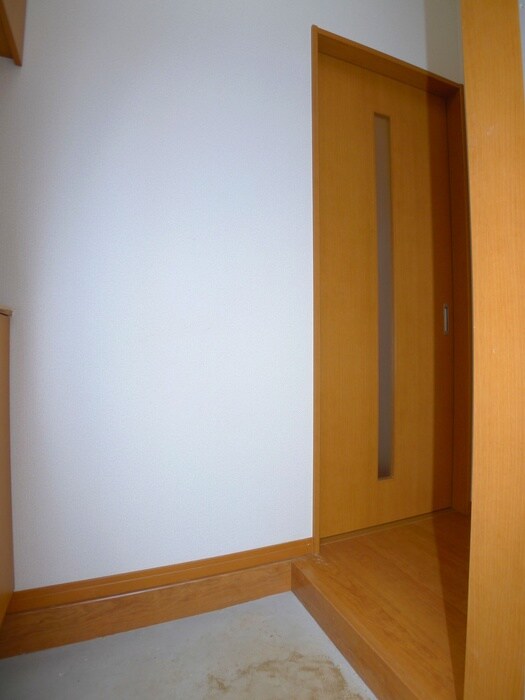 物件内観写真6　(玄関)