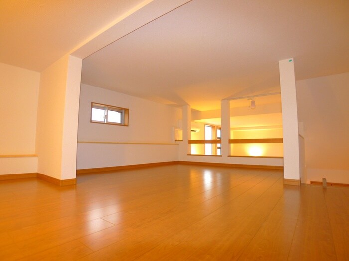 物件内観写真9　(ロフト)