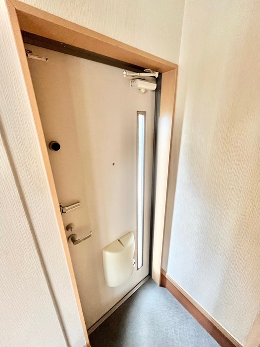 物件内観写真7　(玄関)