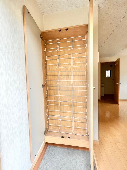 物件内観写真8　(靴箱)