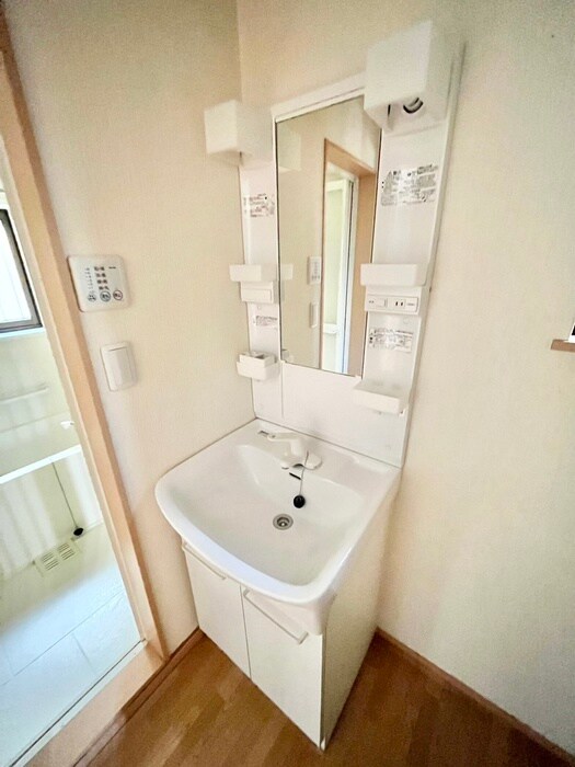 物件内観写真9　(洗面)