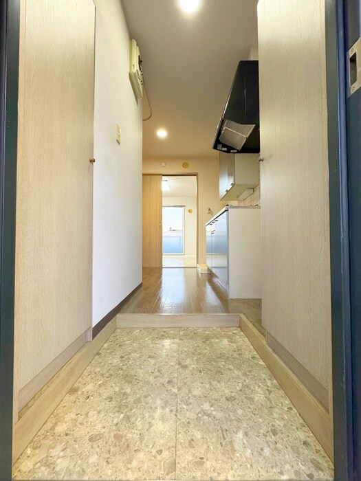 物件内観写真8　(玄関)