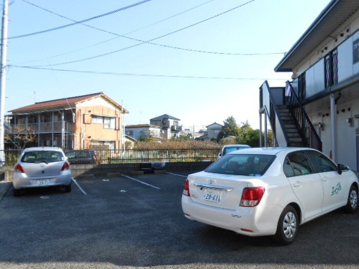 物件外観写真5　(駐車場)