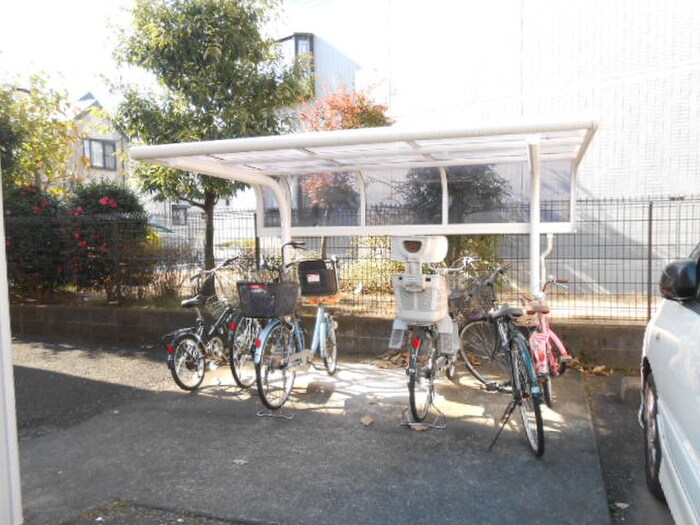 物件外観写真6　(駐輪場)