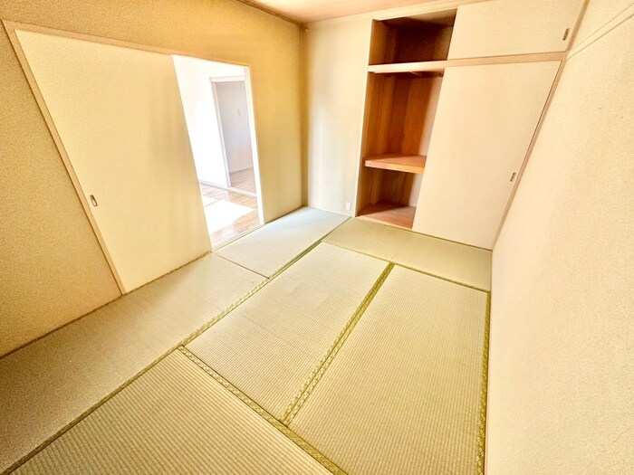 物件内観写真11　(室内からの展望)