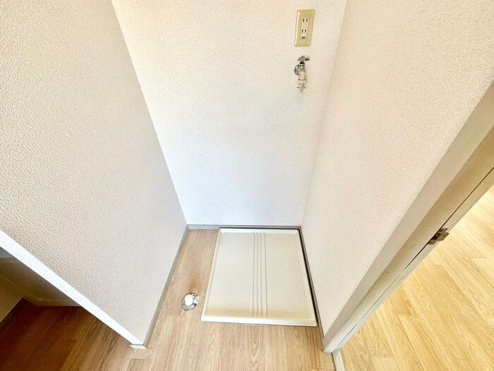 物件内観写真14　(洗濯機置場)