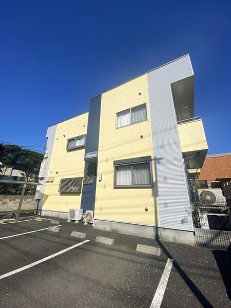 シャレード外観写真