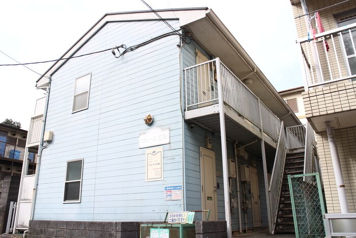 物件外観写真2　(エントランス部分)