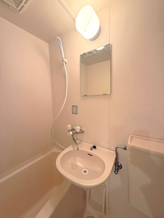 物件内観写真8　(洗面)