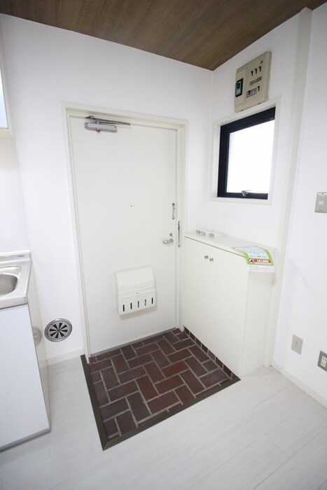 物件内観写真14　(玄関)