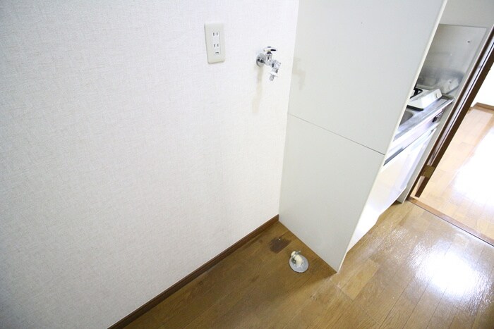 物件内観写真14　(洗濯機置場)