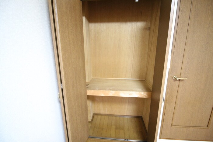 物件内観写真15　(収納)