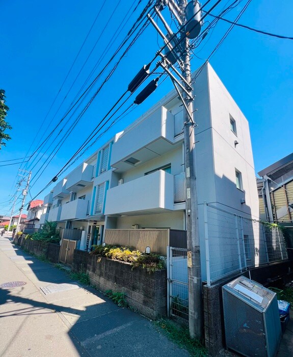 物件外観写真5　(エントランス部分)