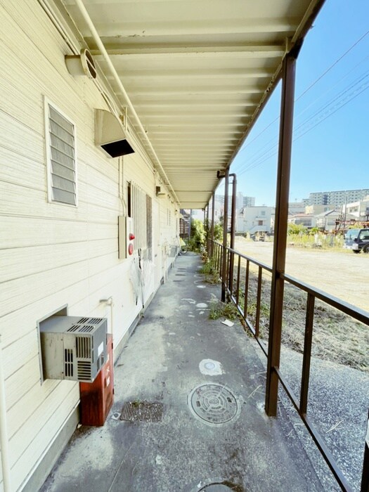 物件外観写真6　(エントランス部分)