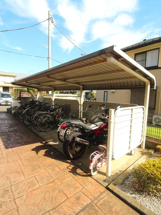 物件外観写真5　(駐輪場)