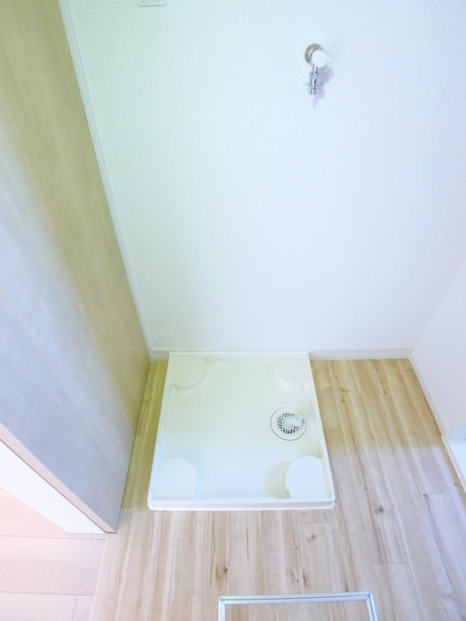 物件内観写真13　(洗濯機置場)