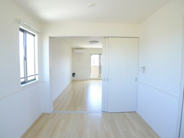 物件内観写真17　(居室)