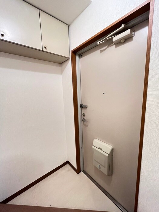 物件内観写真16　(玄関)