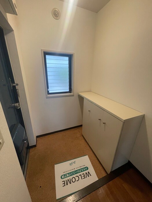 物件内観写真7　(玄関)