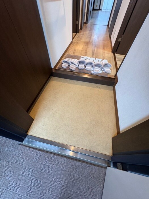 物件内観写真17　(玄関)