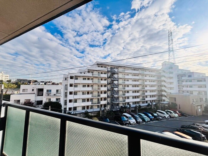 物件内観写真18　(室内からの展望)