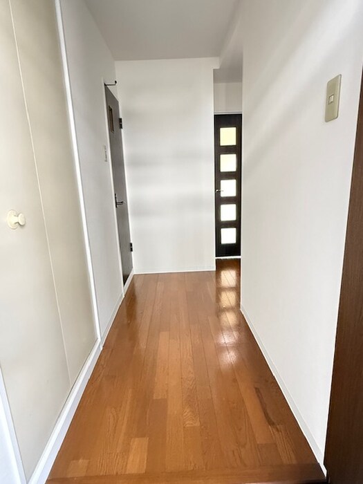 物件内観写真14　(廊下)