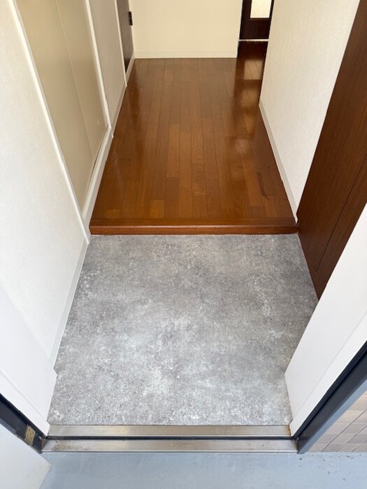 物件内観写真15　(玄関)